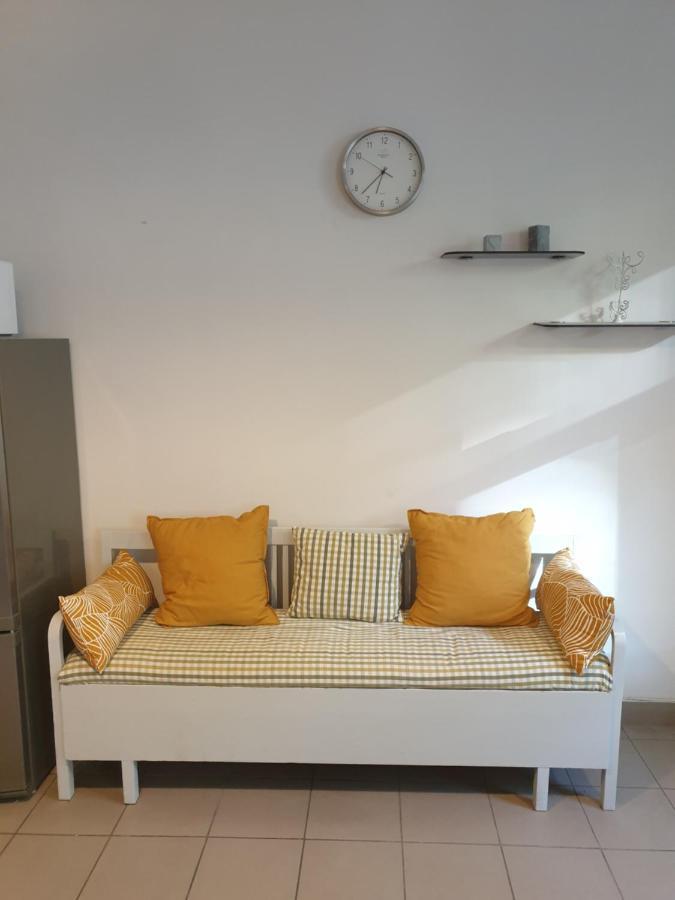 Camellia Studio Apartment & Parking Ρίγα Εξωτερικό φωτογραφία